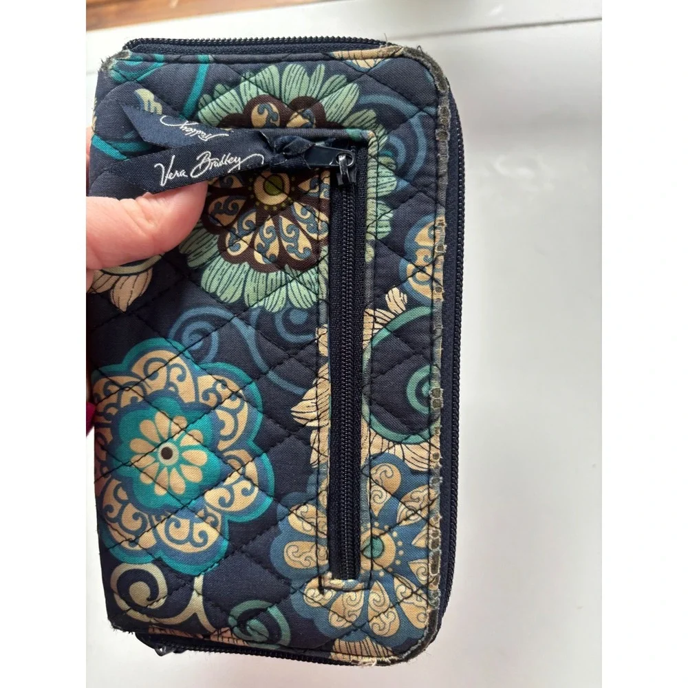 Vera Bradley Zip Around Wallet Navy Blue Quilted Floral Cotton‎